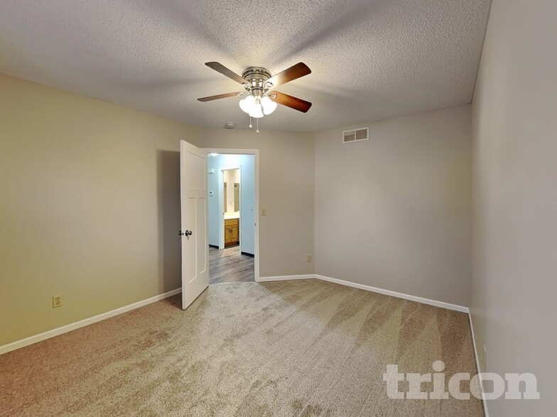 Building Photo - 5590 148th Ln NW