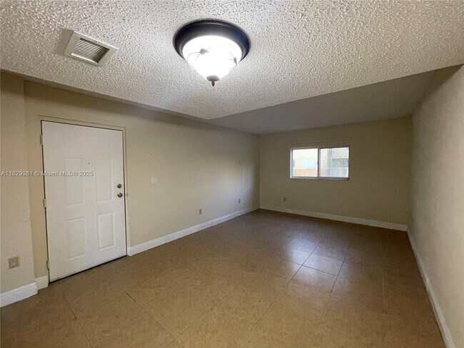 Building Photo - 14970 SW 82nd Ln
