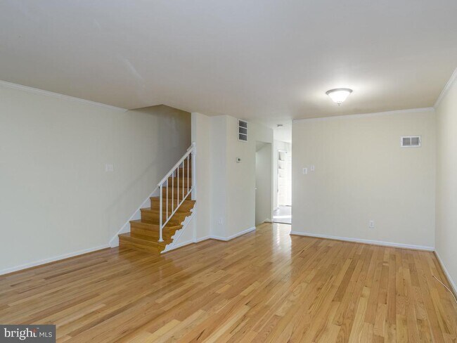Building Photo - 1128 N Taylor St