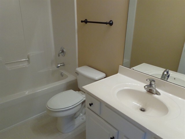 Building Photo - 104 Edenberry Way