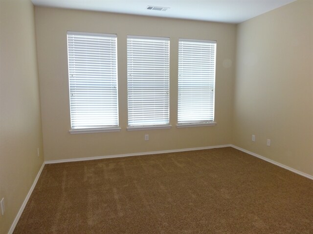 Building Photo - 10709 Vista Heights Blvd