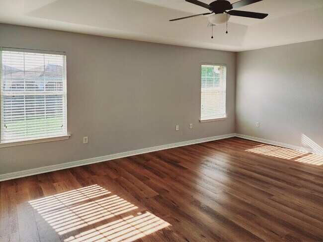 Building Photo - 9848 Parker Lake Cir