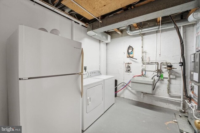 Building Photo - 1747 Cy Ct