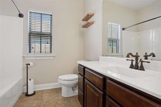 Building Photo - 4422 Bay View Dr