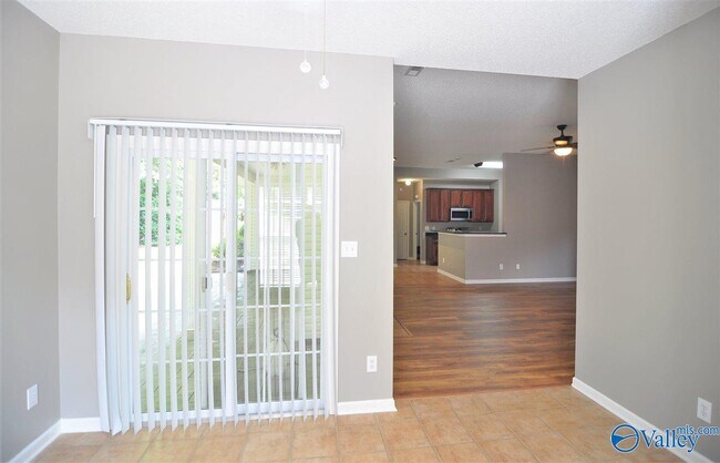 Building Photo - 206 Horseshoe Bend N