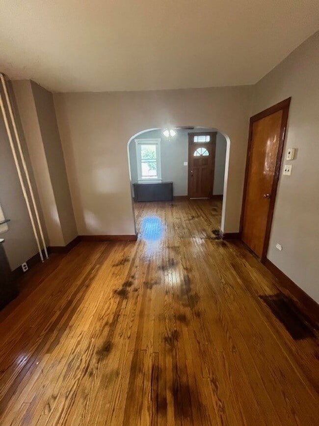 Building Photo - 2 bedroom 1 bath