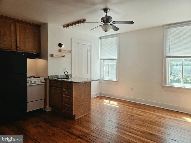 Building Photo - 448 N Loudoun St