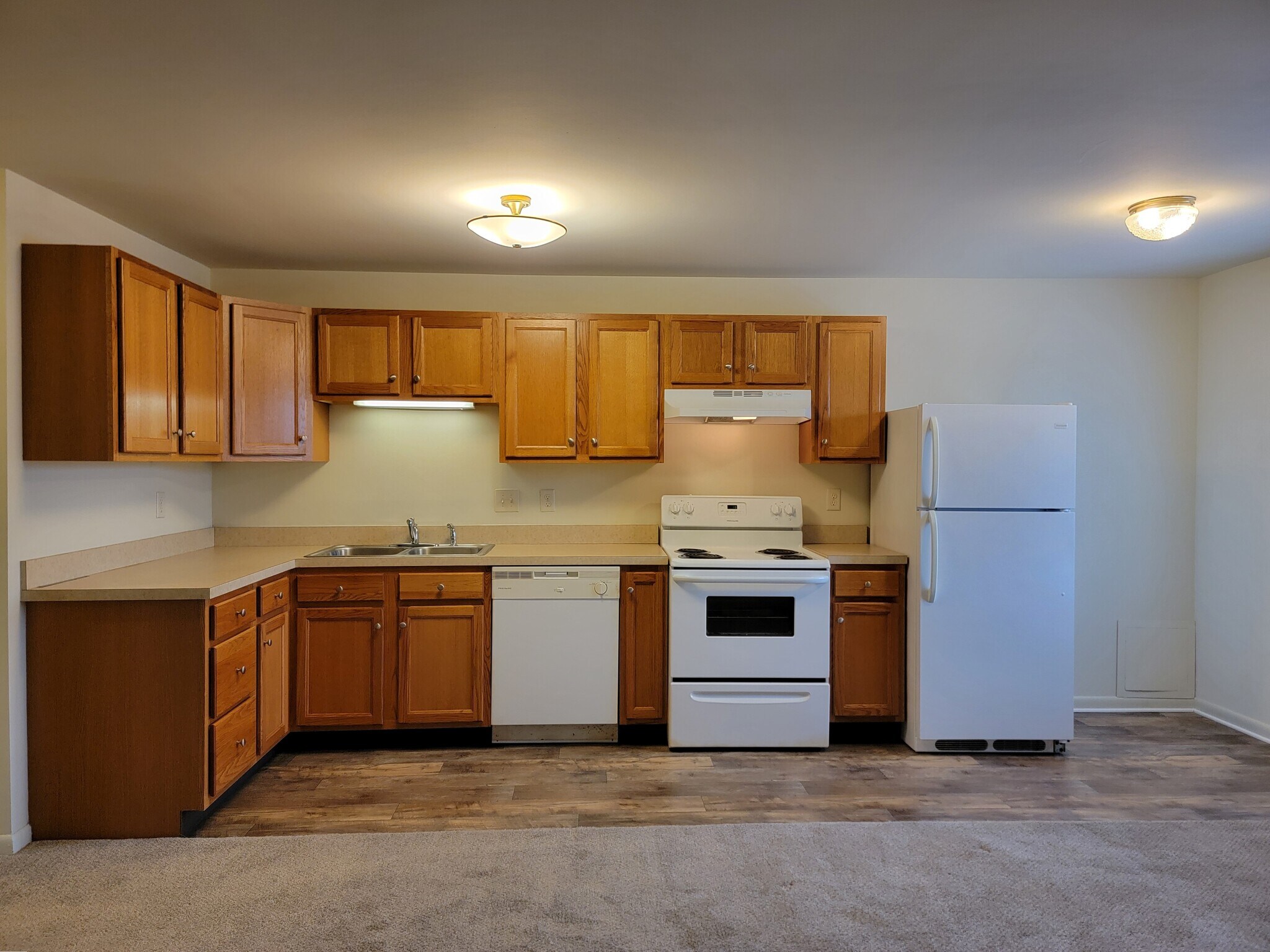 Building Photo - 61 W Church St