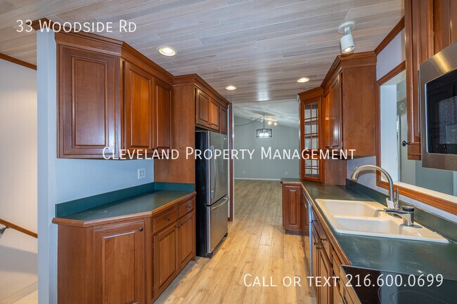 Building Photo - 33 Woodside Rd