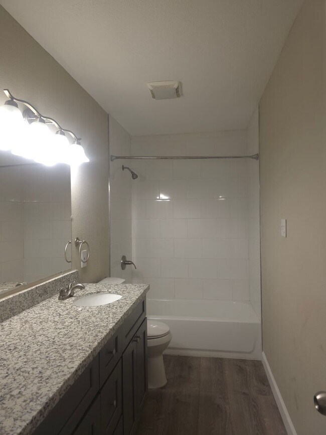 Building Photo - 3 Bed | 2.5 Bath Rental in North Lake Charles
