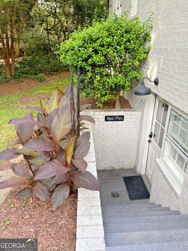 Building Photo - 785 Weatherly Ln NW