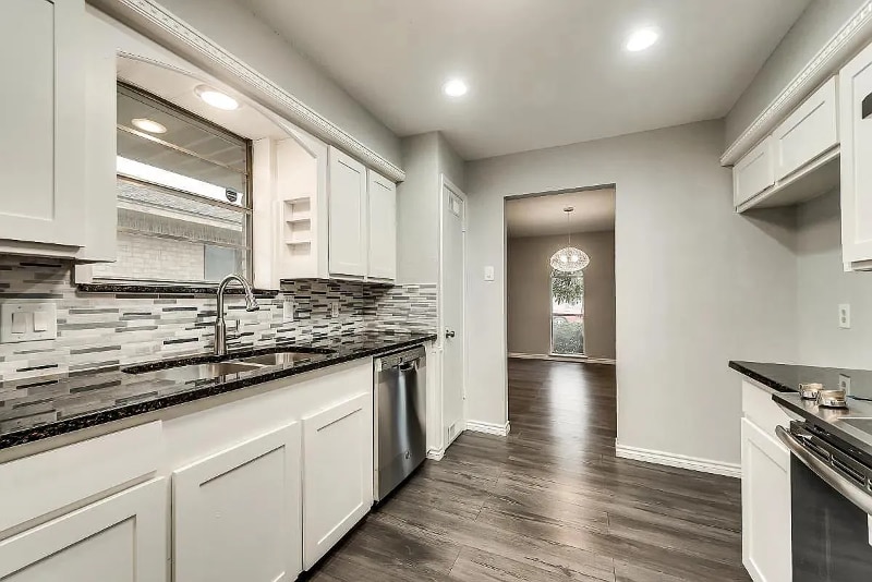 Building Photo - 5806 Everglade Rd