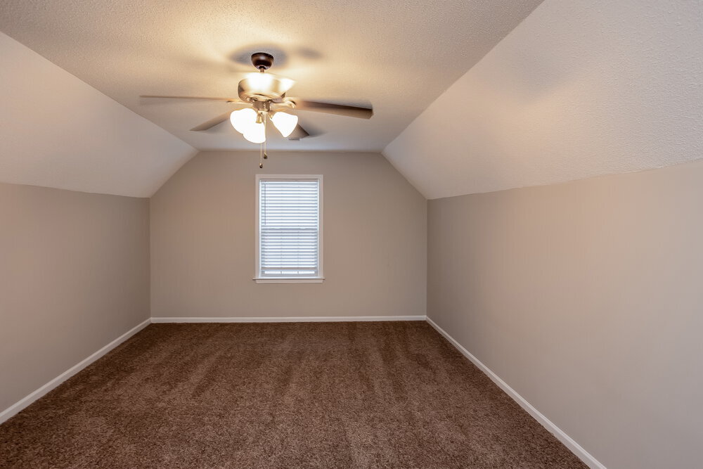 Building Photo - 7165 Chevy Chase Dr