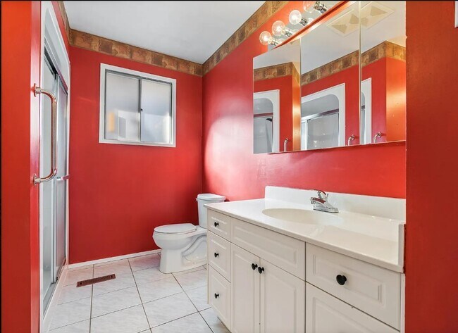 Building Photo - 40 Oakside Dr
