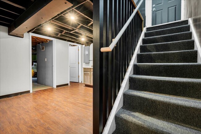 Building Photo - Charming Madison Heights Home with Garage and Fenced Yard