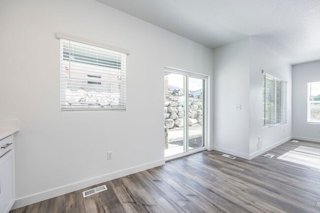Building Photo - End Unit New Construction with Finished Basement Includes Utilities in New Jordanelle Ridge Neigh...
