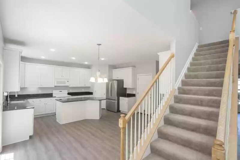 Building Photo - 416 William Wallace Dr
