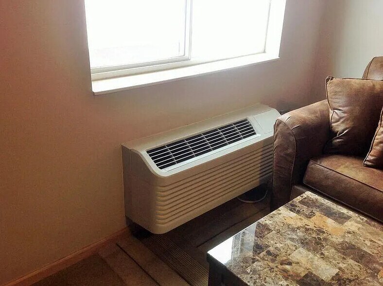 Building Photo - 812 Adams Ave