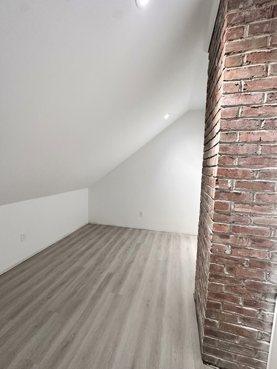 Building Photo - 311 E Grove St
