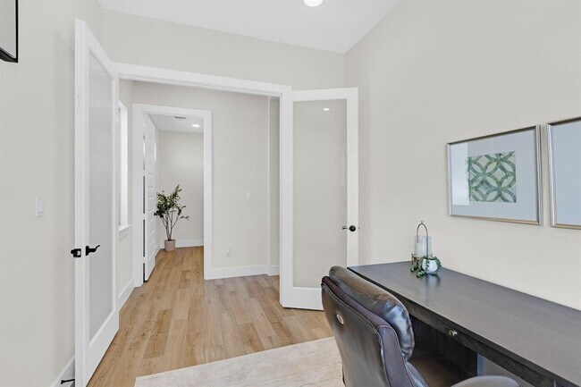 Building Photo - 378 Carpenter Hill Dr