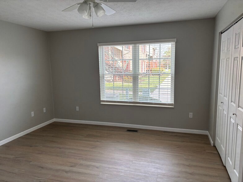 Building Photo - 1050 Captains Brg