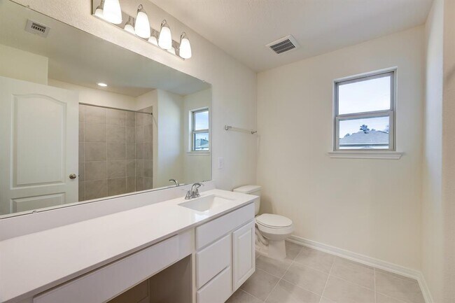 Building Photo - 14626 Hemlock Knl Ln
