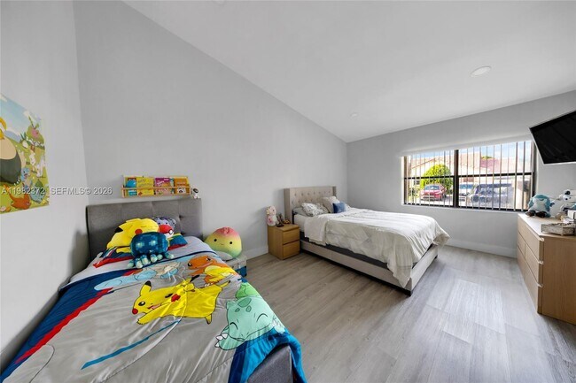 Building Photo - 6637 NW 181st Ln