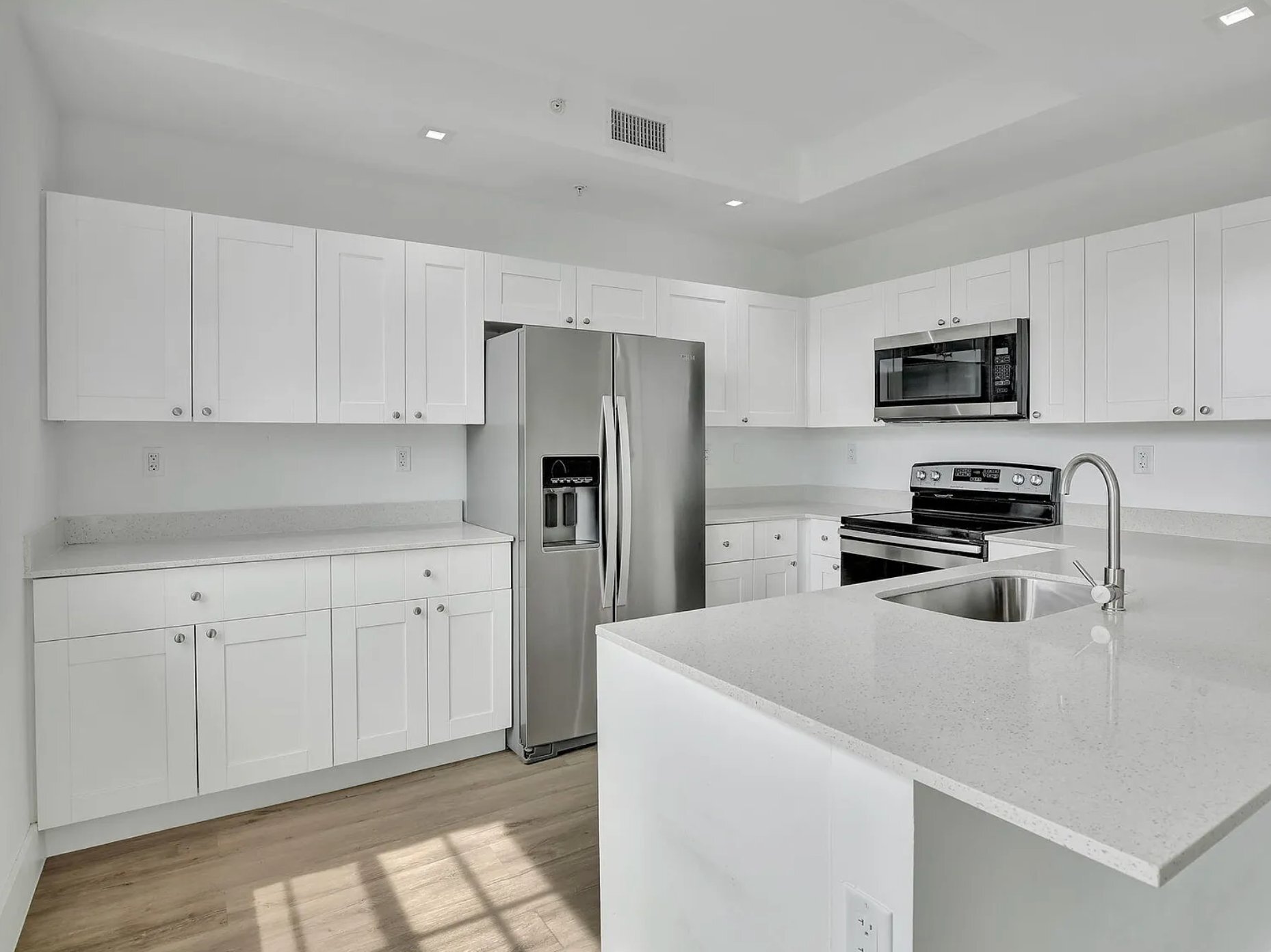 Building Photo - 4100 SW 64th Ave
