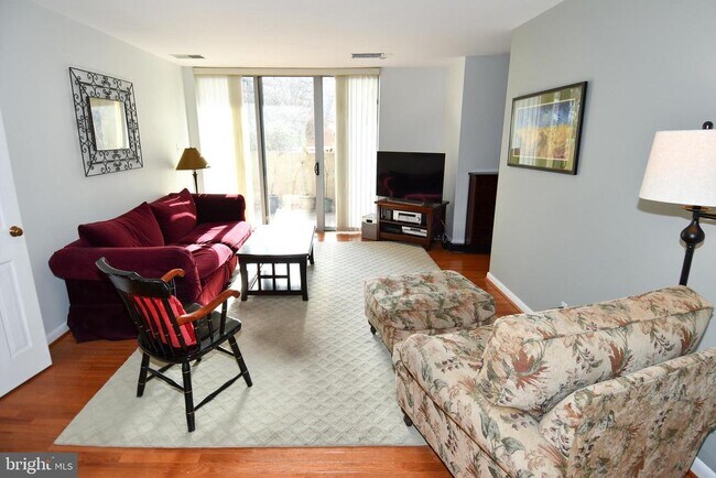 Building Photo - 4601 N Park Ave