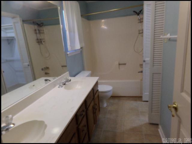 Building Photo - 12 Cedar Point Ct