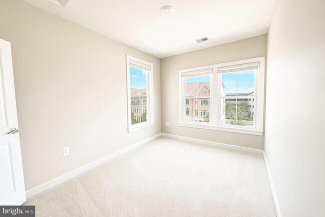 Building Photo - 20769 Duxbury Terrace