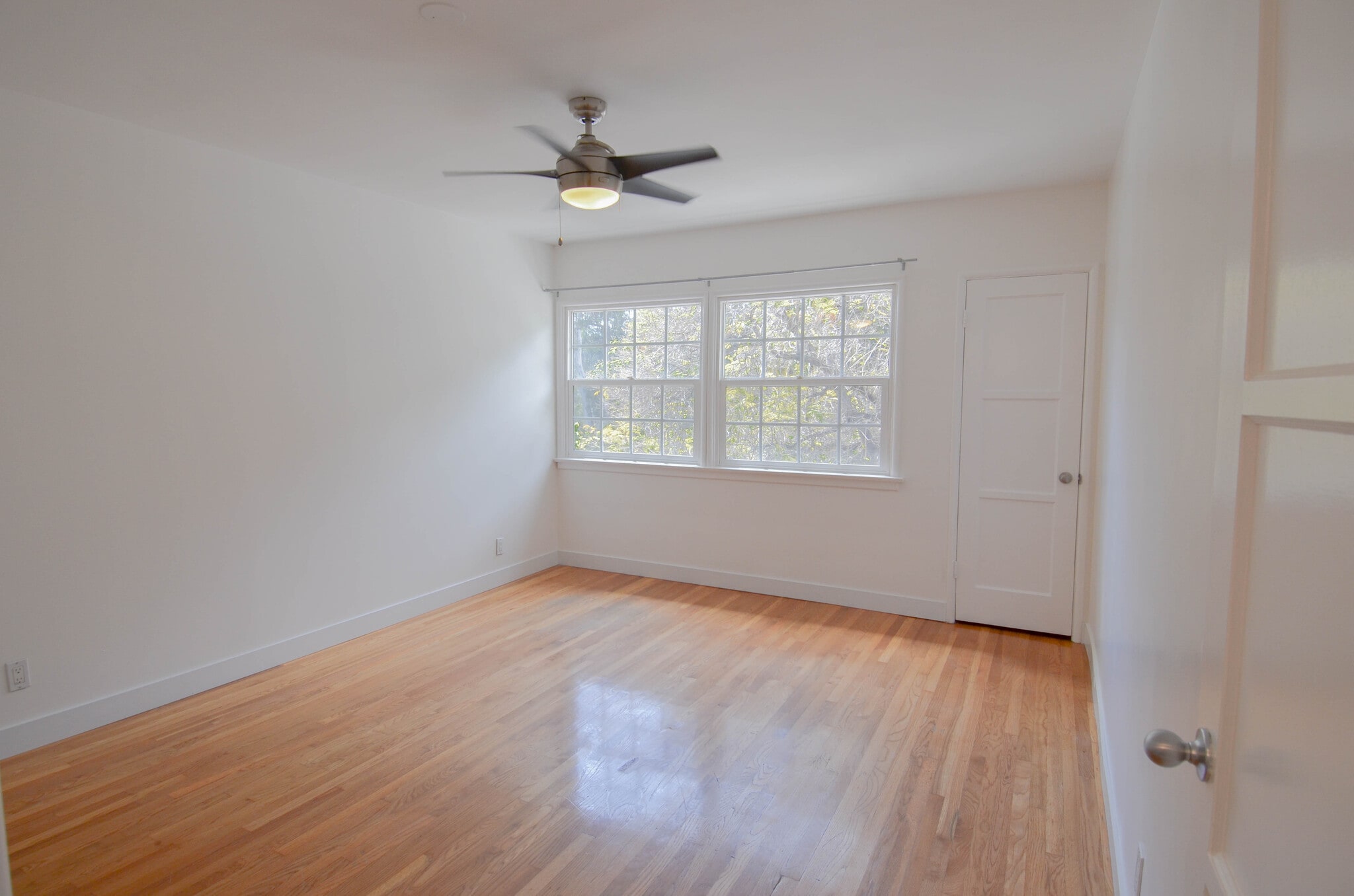 Building Photo - 3246 Barham Blvd