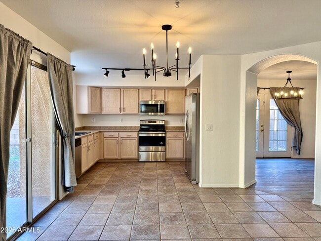 Building Photo - 1782 E Oakland St