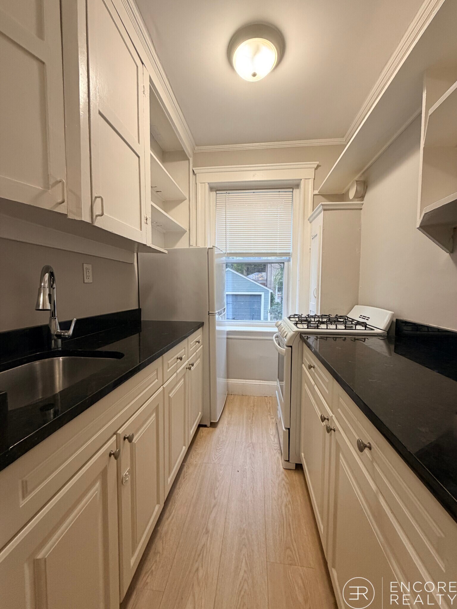 Building Photo - 1 Gray St