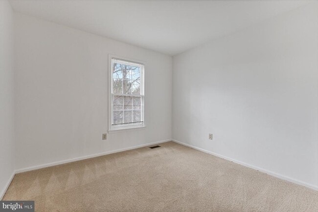 Building Photo - 918 White Pine Pl