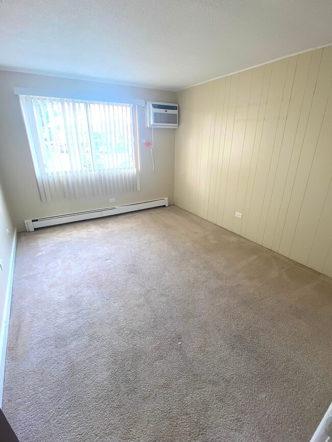 Building Photo - 1412 Willow Ln