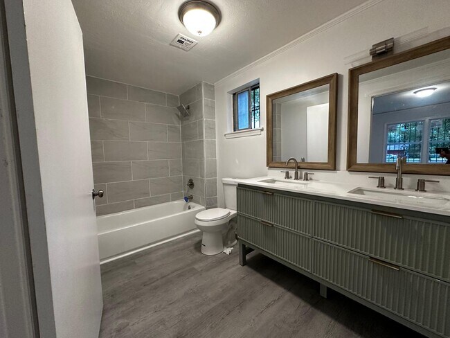 Building Photo - 76 S Haardt Dr