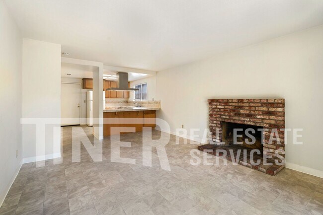 Building Photo - 3000 Nikol St