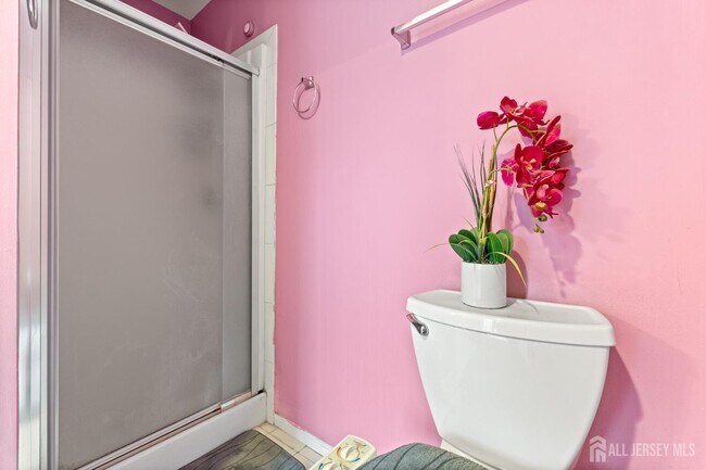 Building Photo - 155 Salem Rd