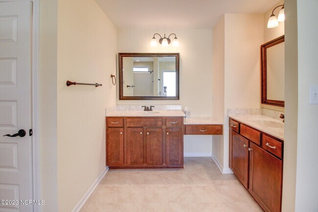 Building Photo - 262 Independence Blvd