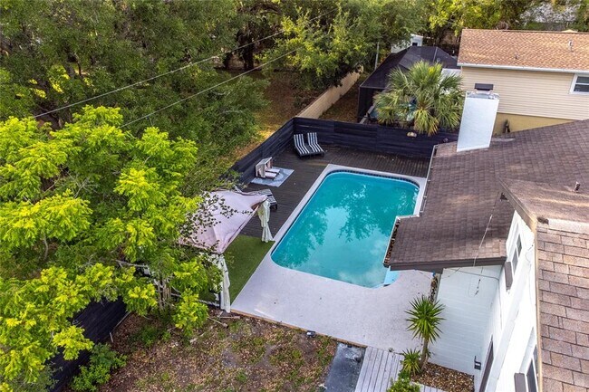 Building Photo - 518 Crestover Dr