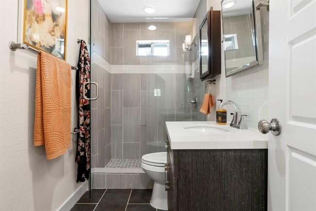 Building Photo - 5313 Wellington Dr