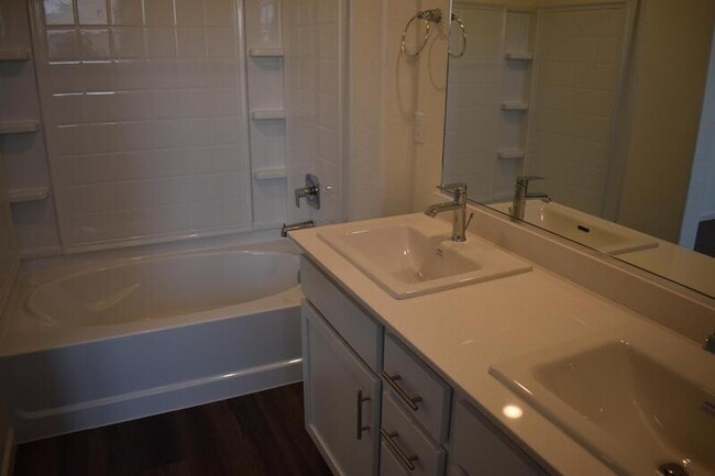 Building Photo - 708 Athena Dr