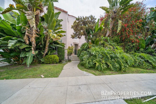 Primary Photo - 139 S Elm Dr
