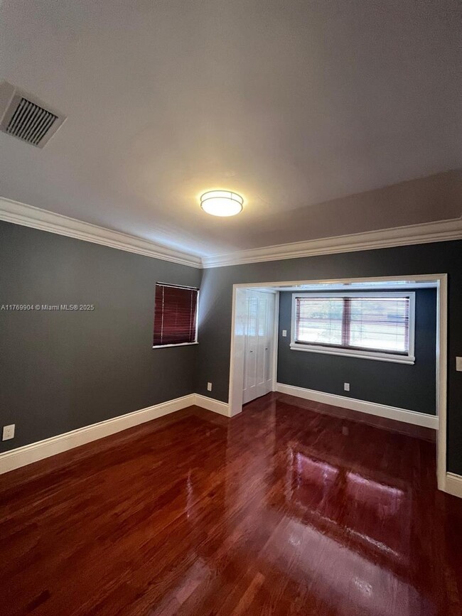 Building Photo - 7510 SW 58th Ave