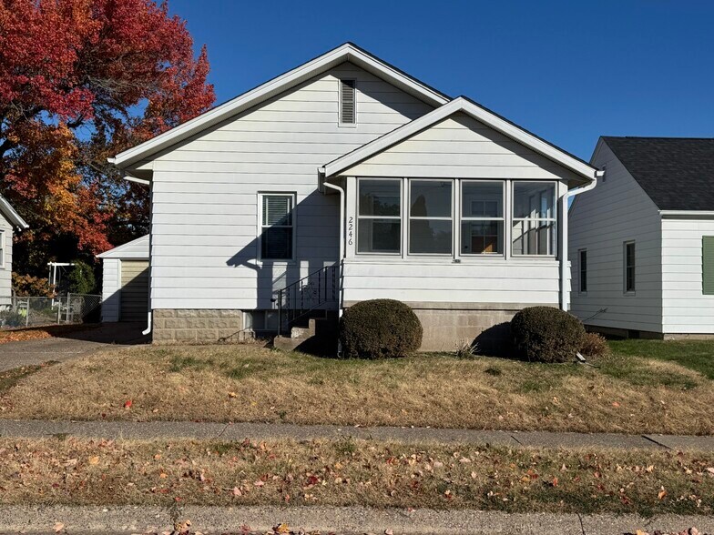 Building Photo - 2246 Bellevue Ave