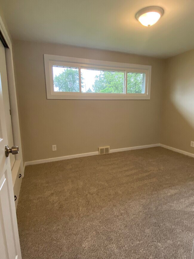 bedroom 1 - 255 Seton Rd
