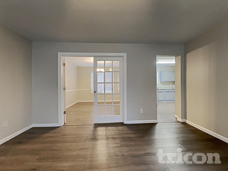 Building Photo - 4123 Green Field Dr
