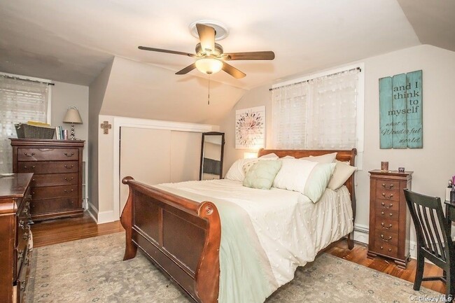 Building Photo - 2 Elm Pl