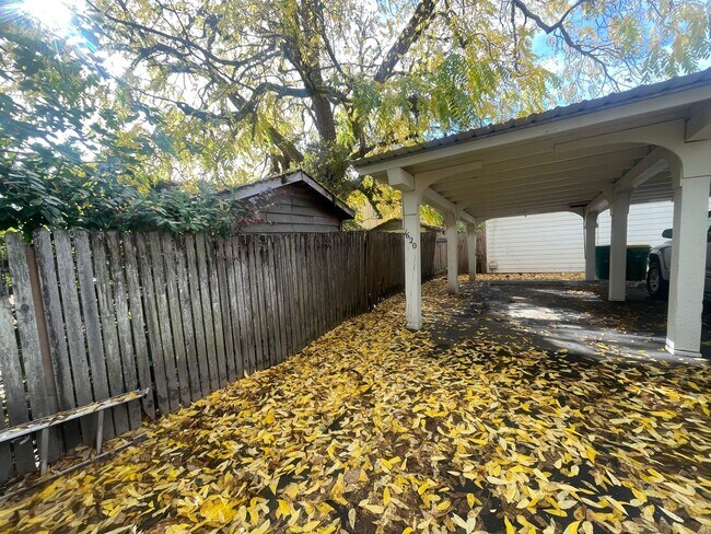 Building Photo - Charming Forest Grove 2BR Home – Great Wal...